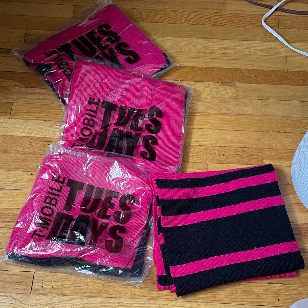 4 T Mobile Scarves